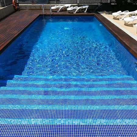 Center Apartment *